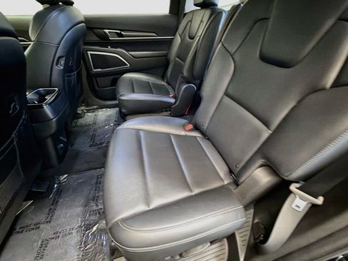Used 2025 Kia Telluride S AWD/4WD image 13