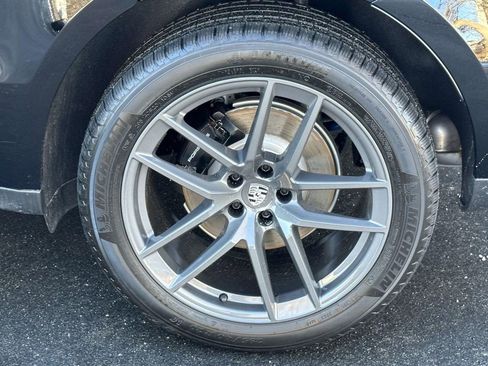 New 2026 Porsche Macan AWD/4WD image 8