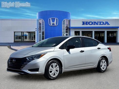 Used 2025 Nissan Versa S w/ Trunk Package FWD image 2