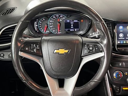 Used 2018 Chevrolet Trax LT w/ LT Convenience Package FWD image 15
