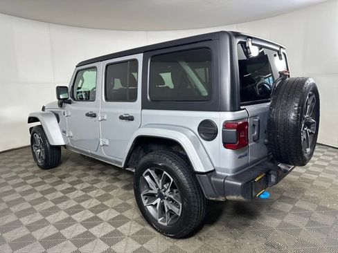 Used 2024 Jeep Wrangler Unlimited w/ Convenience Group AWD/4WD image 5