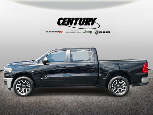 Used 2025 RAM 1500 Laramie AWD/4WD image 7