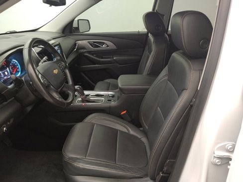Used 2019 Chevrolet Traverse RS w/ LPO, Floor Liner Package FWD image 17