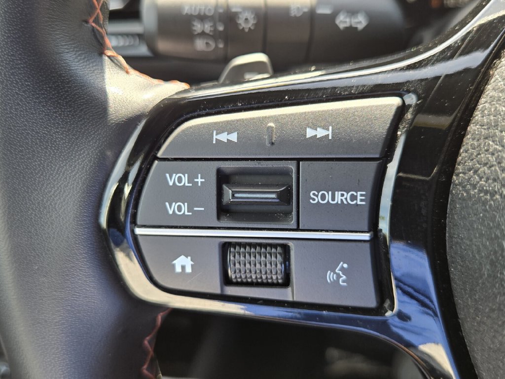 Used 2025 Honda Pilot Sport image 26