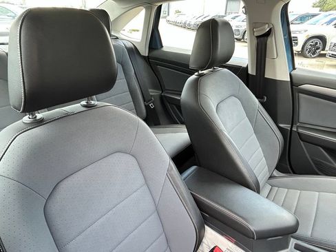 Used 2026 Volkswagen Jetta SE w/ Black Wheel Package FWD image 38