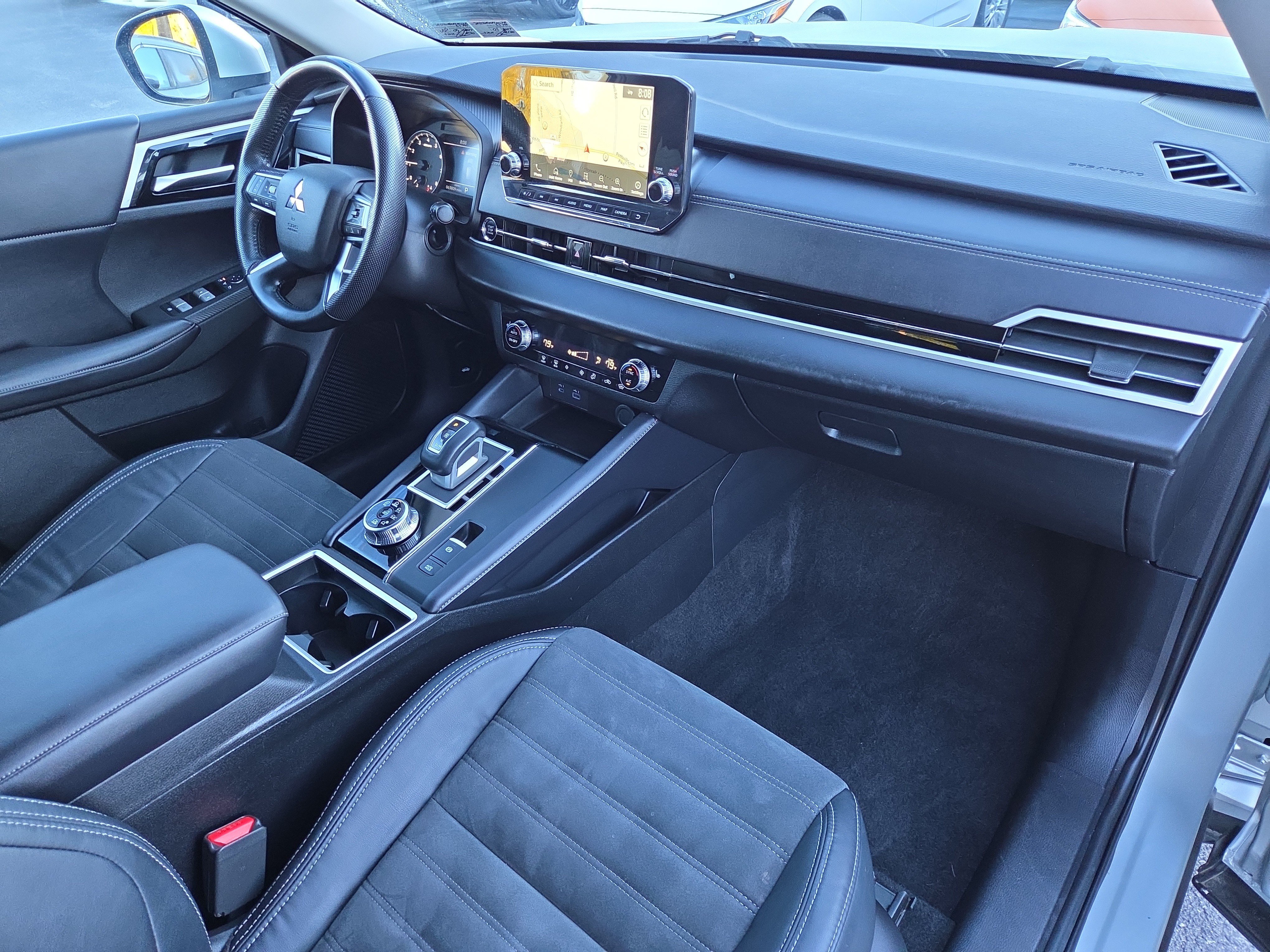 Used 2023 Mitsubishi Outlander SE AWD/4WD image 19