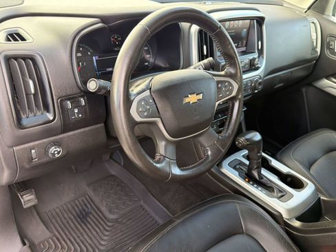 Used 2017 Chevrolet Colorado LT w/ Luxury Package, Chrome RWD image 4