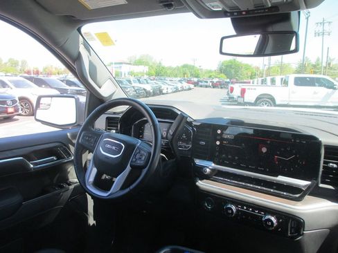 Used 2022 GMC Sierra 1500 SLT image 23