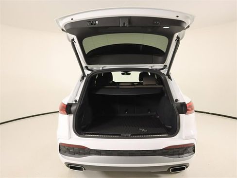 New 2025 Audi Q5 Premium image 24