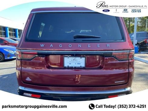 Used 2024 Jeep Wagoneer Series II w/ Flexible Seating Group image 4