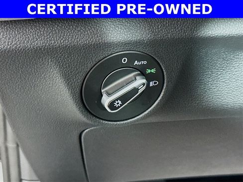 Used 2025 Volkswagen Jetta SE image 10