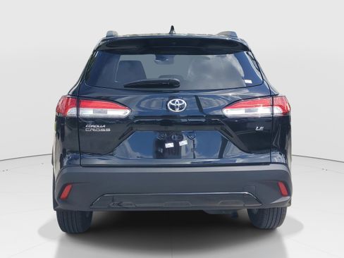 Certified 2024 Toyota Corolla Cross LE FWD image 4