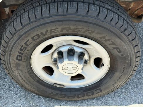 Used 2013 Chevrolet Express 2500 RWD image 10