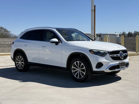 Used 2025 Mercedes-Benz GLC 300 image 2
