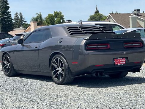 Used 2016 Dodge Challenger R/T Scat Pack w/ Leather Interior Group RWD image 7