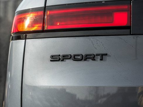 New 2026 Land Rover Range Rover Sport Dynamic SE image 8