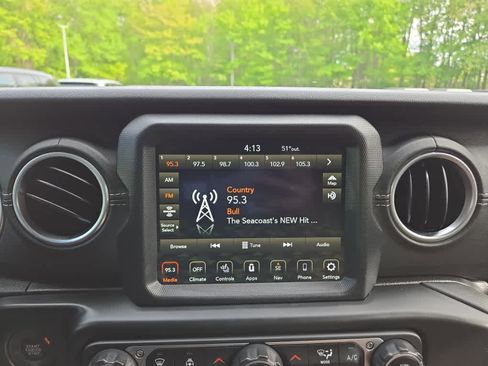 Used 2023 Jeep Wrangler Unlimited Sahara w/ Cold Weather Group AWD/4WD image 25