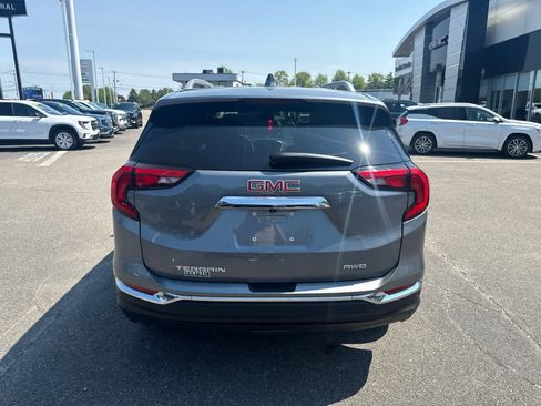Used 2021 GMC Terrain SLT w/ Infotainment Package II AWD/4WD image 4