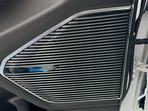 Used 2022 Jeep Grand Cherokee Overland w/ Luxury Tech Group IV image 19