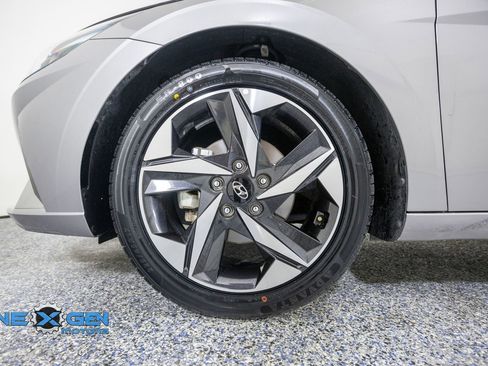Used 2021 Hyundai Elantra SEL w/ Convenience + Premium Package FWD image 47