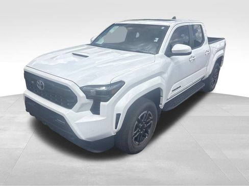 Used 2024 Toyota Tacoma TRD Sport w/ TRD Sport Upgrade Package AWD/4WD image 13