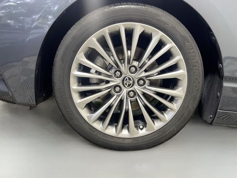 Used 2022 Toyota Avalon Limited w/ Advanced Safety Package FWD image 14