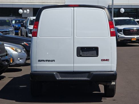 Used 2023 GMC Savana 2500 Extended w/ Driver Convenience Package RWD image 5