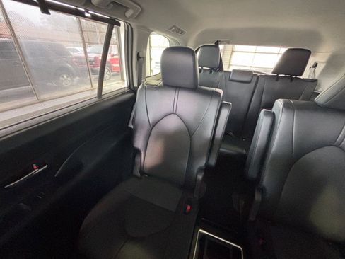 Used 2025 Toyota Grand Highlander LE image 44
