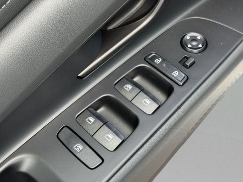 New 2026 Hyundai Elantra SEL Sport FWD image 16