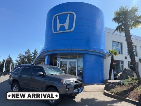 Used 2020 Toyota 4Runner SR5 Premium w/ Moonroof Package AWD/4WD image 1