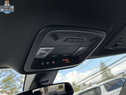 Used 2023 Chevrolet Traverse LT AWD/4WD image 31
