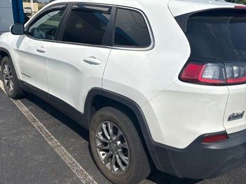 Used 2019 Jeep Cherokee Latitude Plus w/ Comfort/Convenience Group AWD/4WD image 11