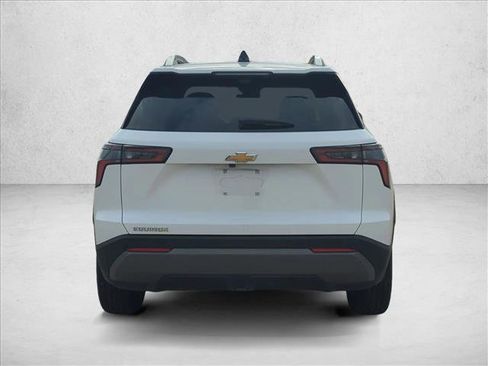 Used 2025 Chevrolet Equinox LT w/ Convenience Package II image 6