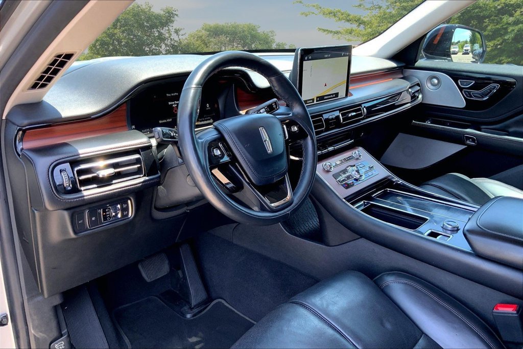 Used 2022 Lincoln Aviator Reserve w/ Equipment Group 201A AWD/4WD image 16