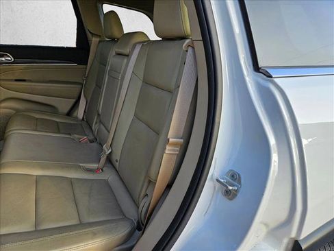 Used 2020 Jeep Grand Cherokee Limited image 18