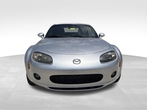 Used 2006 MAZDA MX-5 Miata Touring RWD image 2