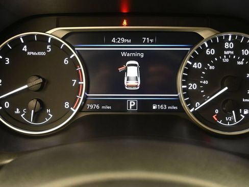 Used 2023 Nissan Sentra SV FWD image 16