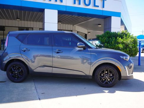 Used 2024 Kia Soul LX w/ Option Group 015 FWD image 7