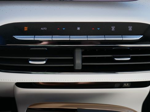 New 2026 Buick Enclave Avenir w/ Super Cruise Package image 8