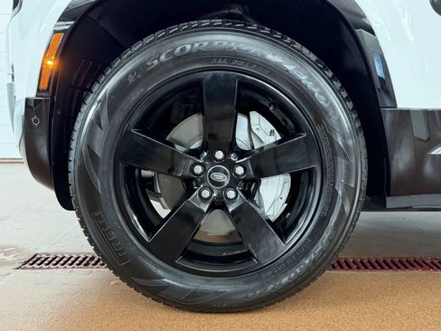 Used 2023 Land Rover Defender 130 X-Dynamic SE AWD/4WD image 5