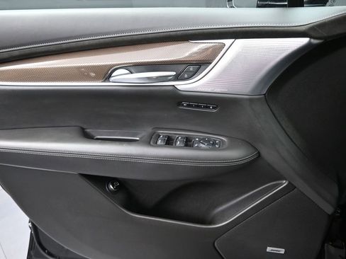 Certified 2025 Cadillac XT6 Premium Luxury w/ Platinum Package AWD/4WD image 13