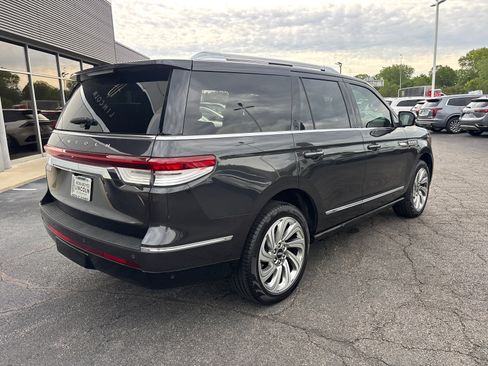 Certified 2024 Lincoln Navigator Premiere AWD/4WD image 7