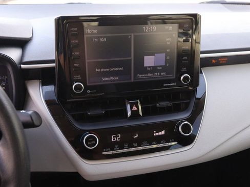 Used 2022 Toyota Corolla LE FWD image 14