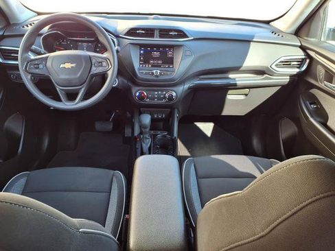 Used 2022 Chevrolet TrailBlazer LT FWD image 4