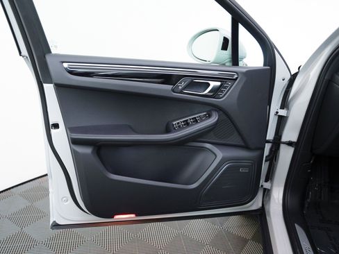 New 2026 Porsche Macan S image 25