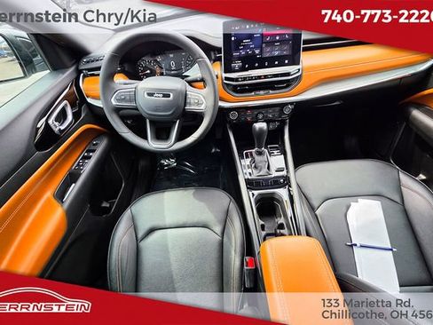 Used 2024 Jeep Compass Limited image 12