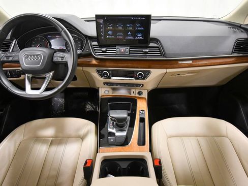 Used 2023 Audi Q5 2.0T Premium w/ Convenience Package AWD/4WD image 3