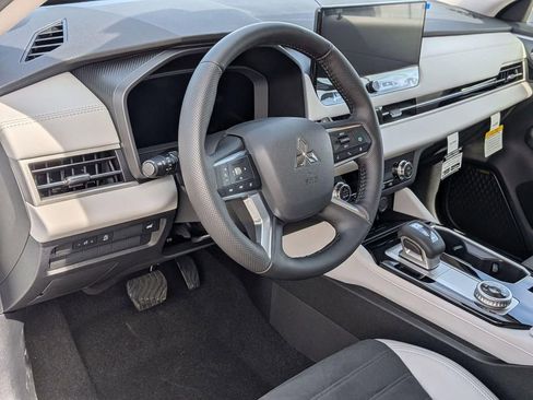New 2026 Mitsubishi Outlander SE AWD/4WD image 11