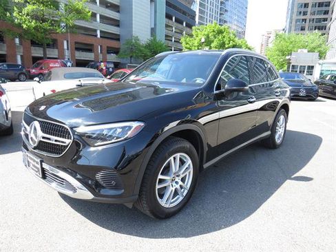 Used 2023 Mercedes-Benz GLC 300 4MATIC image 1