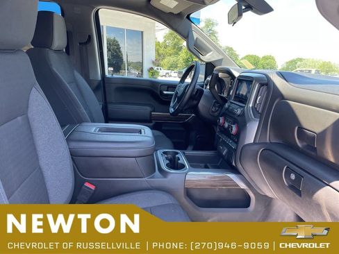 Used 2022 Chevrolet Silverado 1500 RST AWD/4WD image 21